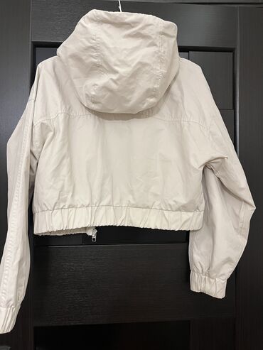 Digər kişi ayaqqabıları: Zara qadın kapişonlu kurtka 
bir neçe defe geyilib teze kimidir — 11