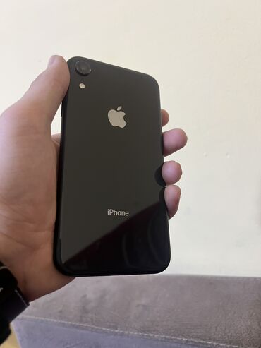 Apple iPhone: IPhone Xr, Б/у, 128 ГБ, Черный, 81 %