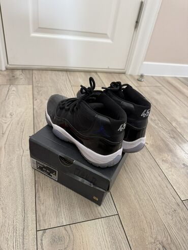 сушилка для обуви: Кроссовки Air Jordan 11 Retro “Space Jam” - Высокая модель с