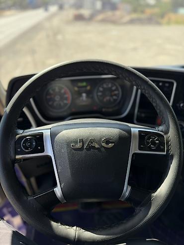 Тягачи: Тягач, JAC, 2019 г., Шторный — 17