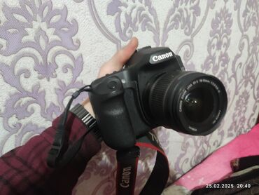 Фотоаппараты: Зеркальный фотоаппарат Canon EOS 40D с объективом 18-55 мм. Черный