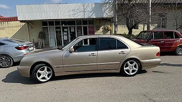 Mercedes-Benz: Mercedes-Benz E‑Class W210 sedan - Ban növü: sedan, 4 qapı - Rəng — 9
