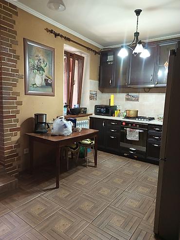 Продажа коттеджей и домов: Продаю дом в очень хорошем районе два санузел зал прихожая большая — 33