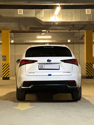 Lexus: Lexus NX: 2017 г., 2.5 л, Автомат, Гибрид, Кроссовер — 3