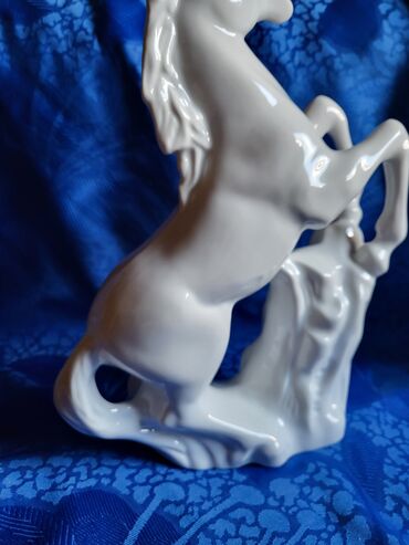Ostali kućni dekor: Konj velik,vintaz,nov porcelanski. Porcelanski konj. mereni — 10
