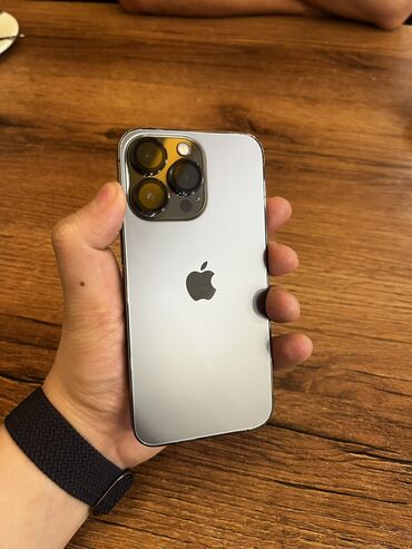 Apple iPhone: IPhone 13 Pro, Б/у, 128 ГБ, Черный, Защитное стекло, Чехол, Коробка, 83 % — 1