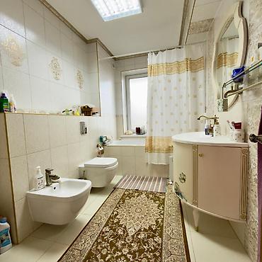 Продажа коттеджей и домов: 6 комнат и более, 207 м², 12 соток, Бишкек, Киргизия 1 Агентство недвижимости — 17