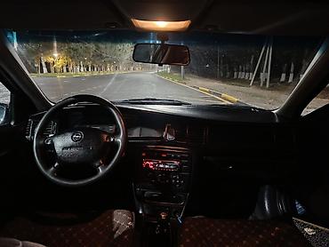 Opel: Opel Vectra: 2000 г., 1.8 л, Механика, Бензин, Универсал — 8