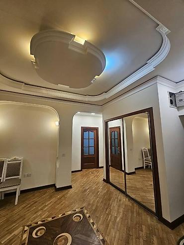 kiraye menzil: İcarəyə verilir 5 otaqlı köhnə tikili 150 m², Binəqədi r. 1 300 — 8
