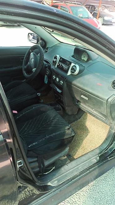 Toyota Ist: 2003 г., 1.5 л, Кол менен иштөөчү, Бензин, Хетчбек — 7