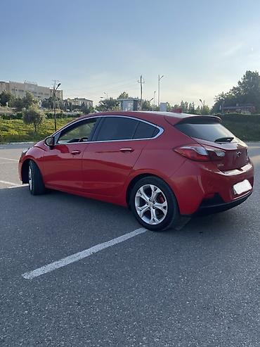 Chevrolet: Chevrolet Cruze Hatchback – Qırmızı rəng Model: Chevrolet Cruze — 4