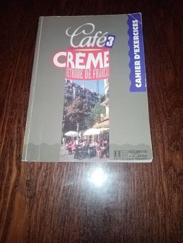 İngilis dili üçün kitab "cafe 3" İngilis dilində çox yaxşı kömək edir