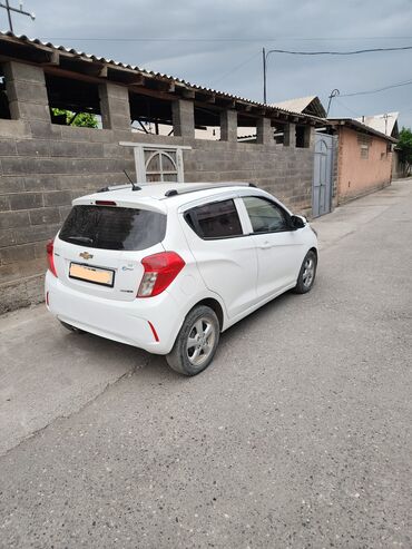 Chevrolet: Chevrolet Spark: 2016 г., 1 л, Автомат, Бензин, Универсал