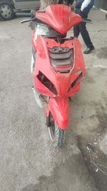 Mopedlər,skuterlər: Qırmızı rəngli skuter/skuterlə bağlı elan - DİQQƏTLƏ OXUYUN plamasi — 3