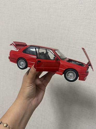 model masin: BMW, 1988 il, 1:18, Dəmir — 1