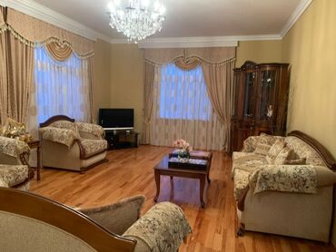 Günlük kirayə evlər: 300 kv. m, 7 otaqlı, İşıq — 10