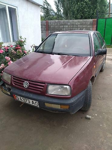 машина кузов: Volkswagen Vento: 1994 г., 1.8 л, Механика, Бензин, Седан — 1