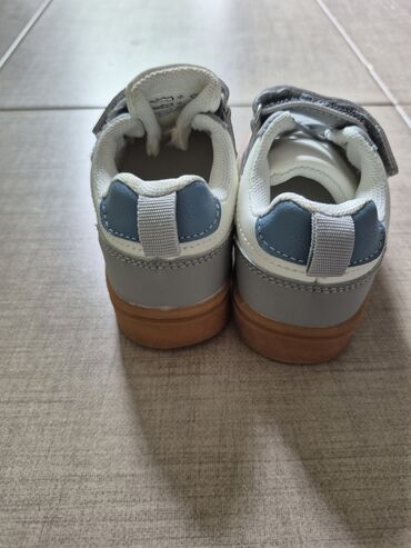 Patike: Dečije patike za prve korake - Veličina: 22 (otisak “22” vidljiv na — 11