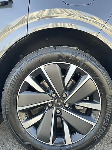byd plus: Lixiang L6: 2025 г., 1.5 л, Автомат, Гибрид, Кроссовер — 8