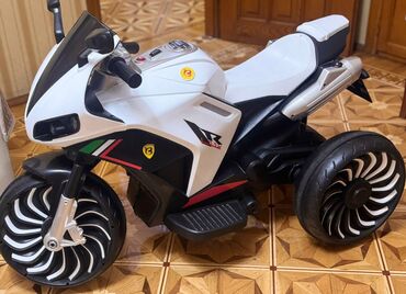 детские комплекты с начесом: Super Toys mağazasından 400 azn-ə alınıb. Cəmi 3-4 dəfə sürülüb, yeni