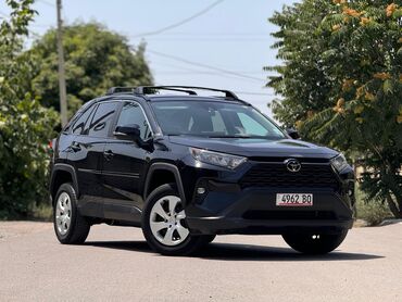 срочно продать машину: Toyota RAV4: 2020 г., 2.5 л, Автомат, Бензин, Кроссовер