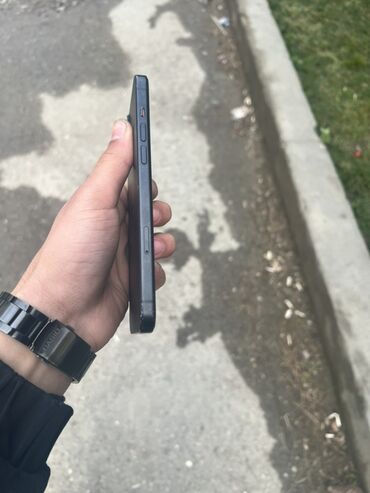 Apple iPhone: IPhone 15 Plus, 128 GB, Qara, Face ID — 9