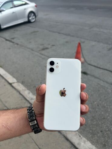 Qaşıqlar: IPhone 11, 128 GB, Ağ, Simsiz şarj, Face ID, Hissə-hissə ödəniş