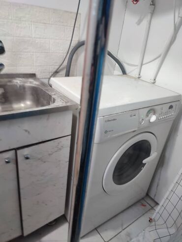 сдаю дом в канте: Срочно сдаю Кв 2 ком есть отопление, душ, туалет. в частном секторе