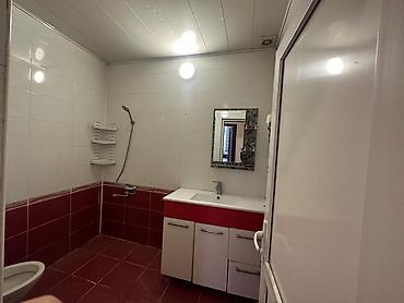 Uzunmüddətli kirayə mənzillər: Salam kirayə 2 otaq 60 kvm. Zərifə göz klinikası ilə üz üzə yeni — 9