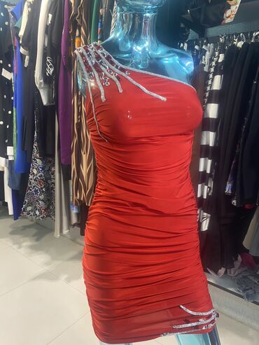 qırmızı don: Вечернее платье, Мини, XS (EU 34)