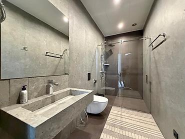 Продажа коттеджей и домов: 6 комнат и более, 640 м², 9 соток, Бишкек, Орто-Сай с. Агентство недвижимости — 24