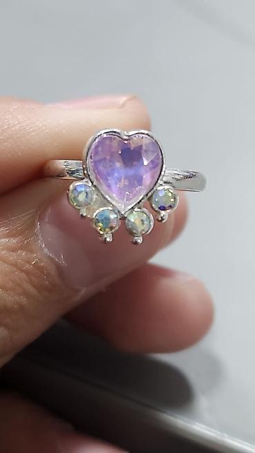 Наборы украшений: Набор детских колец в подарочной коробочке-сердце. - В комплекте — 6