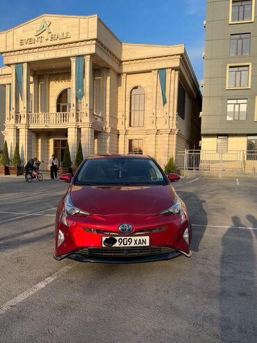 Toyota: Toyota Prius: 2017 г., 1.8 л, Вариатор, Гибрид, Хэтчбэк