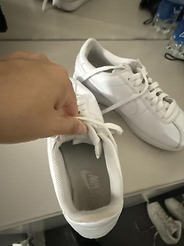 кроссовки кортезы: Мужские кроссовки, 37, Nike, Б/у, цвет - Белый, Самовывоз — 2
