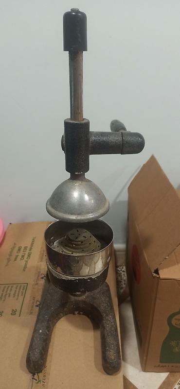 Nar sıxan aparat - Masada sabit dayanan, tökmə metal ayaqlı lalafo.az -da Nar sıxan aparat - Masada sabit dayanan, tökmə metal ayaqlı