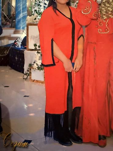 Вечерние платья: 1)Красное шикарное платье Турция размер 50-52 (46) 2000сом 2)Шикарное — 3