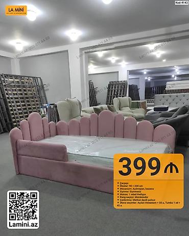 generator az: Uşaq/yeniyetmə çarpayısı – zərif çəhrayı rəngdə, yumşaq parça ilə — 1