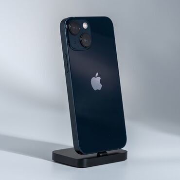 Apple iPhone: IPhone 13, Б/у, 256 ГБ, Голубой, Наушники, Защитное стекло, Чехол, 88 %