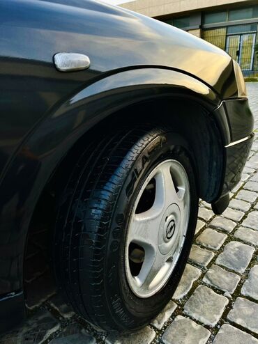 Opel: Opel Astra: 1.6 l | 2000 il 450000 km Sedan — 4