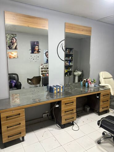Volkswagen: Selin✨ İki ədəd salon mebeli satılır ‼️ yaxşı vəziyyətdədir. Qiymət