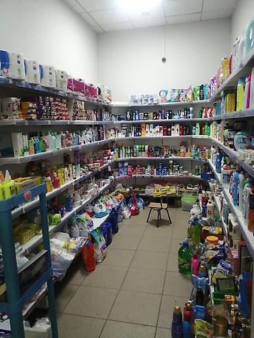 запад: Требуется продавец и продавец-кассир в продуктовый магазин. График — 7