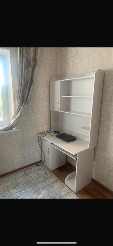 Письменный стол