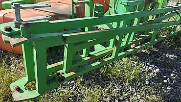 traktor starter: Yaşıl rəngli kənd təsərrüfatı avadanlığı üçün metal çərçivə/boom — 2
