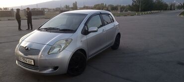 Toyota: Toyota Vitz: 2005 г., 1 л, Вариатор, Бензин, Хэтчбэк — 4