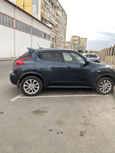 Nissan: Nissan Juke: 2011 г., 1.6 л, Типтроник, Бензин, Хэтчбэк