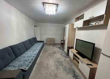 срочная продажа авто бишкек: 3 комнаты, 58 м², 104 серия, 3 этаж, Дизайнерский ремонт