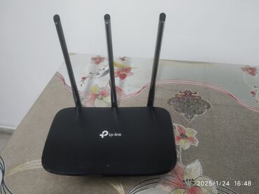 Модемы и сетевое оборудование: Роутер Wifi. Сам покупал за 3500 сом. Состояние новое, работает