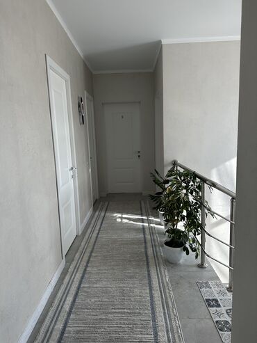 Посуточная аренда комнат: Комната с несколькими спальными местами и базовой меблировкой — 8