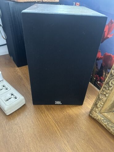 пассивное сетевое оборудование 5e: Акустические полочные колонки JBL Loft40 - Серия: JBL Loft Series -