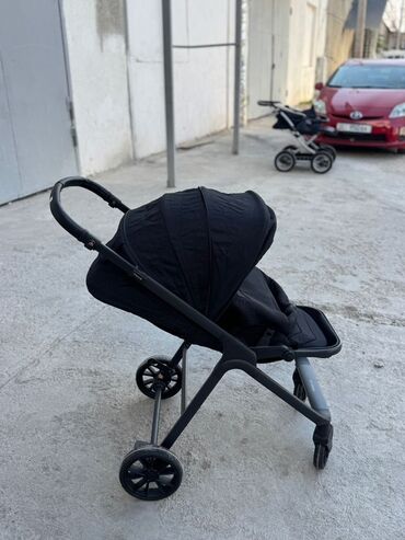купить прогулочную коляску в польше бу: Коляска, цвет - Черный